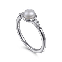 Load image into Gallery viewer, Sterling Silver Pearl Ring