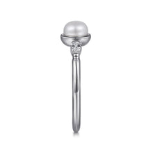 Load image into Gallery viewer, Sterling Silver Pearl Ring