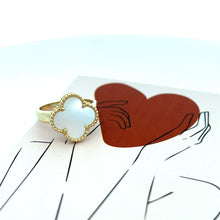 Load image into Gallery viewer, 14k Yellow Gold Mother of Pearl Ring
