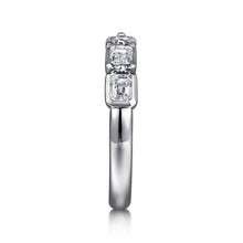 Load image into Gallery viewer, 14k White Gold Diamond Ring
