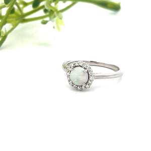 14k White Gold Opal Ring