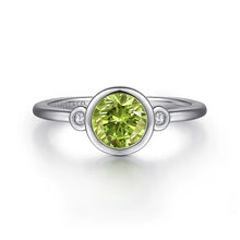 Load image into Gallery viewer, Sterling Silver Peridot Ring

