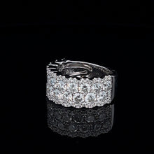 Load image into Gallery viewer, 18k White Gold Diamond Ring
