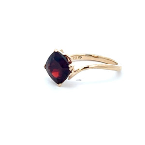 14k Yellow Gold Garnet Ring