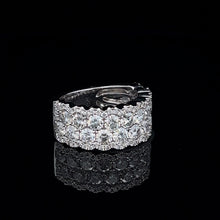 Load image into Gallery viewer, 18k White Gold Diamond Ring
