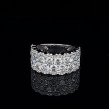 Load image into Gallery viewer, 18k White Gold Diamond Ring
